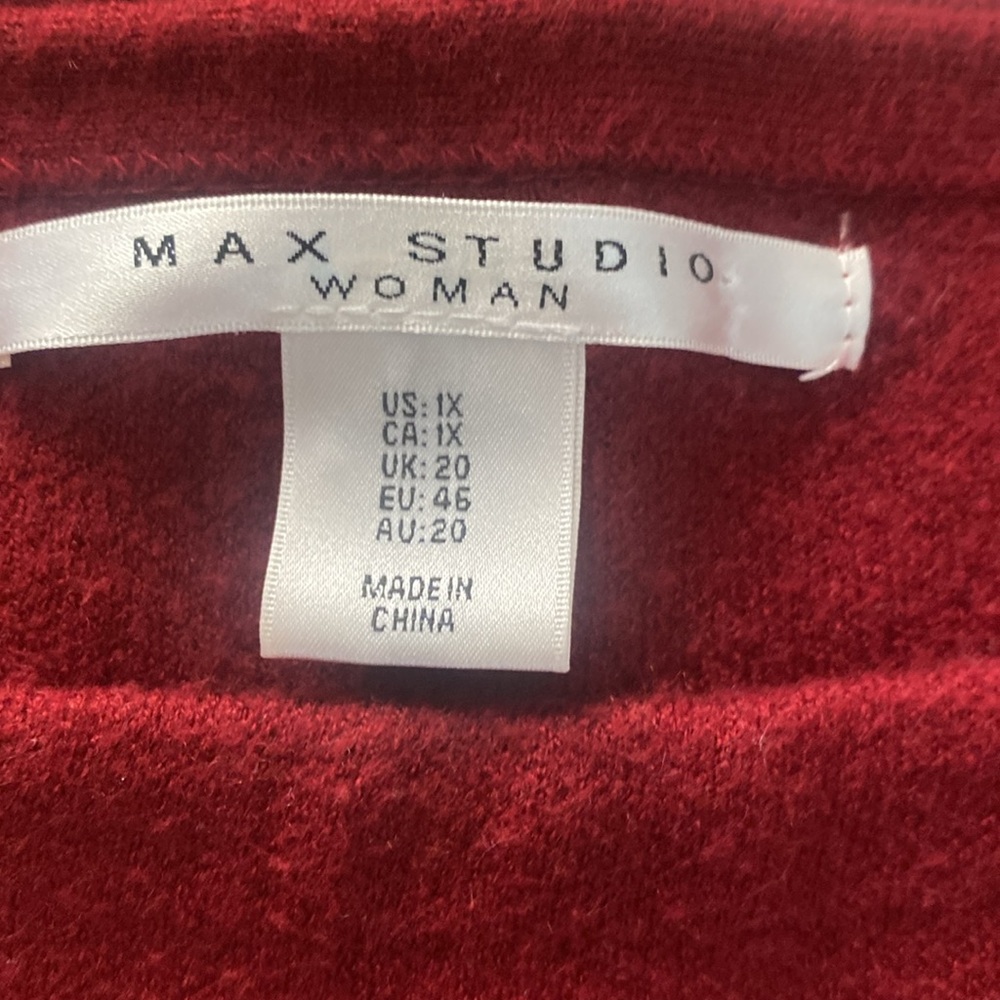 Max Studio Sweater - Picture 2 of 3